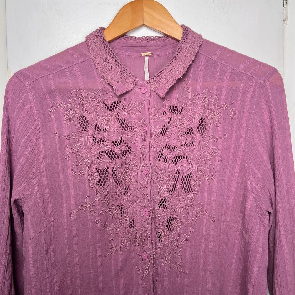 Free People Carter Dobby Embroidered Lace Button Down Top Purple Large - Picture 6 of 6